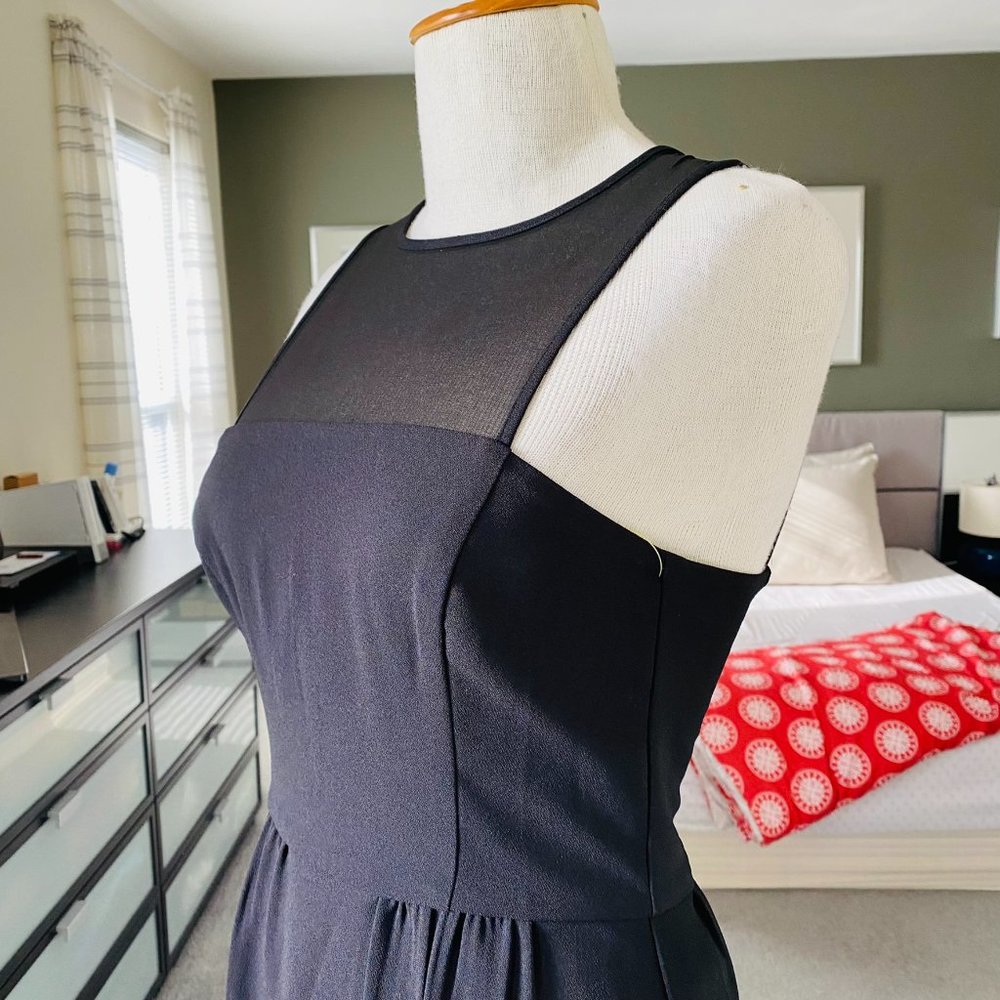 - Banana Republic Little Black Dress Size 0    - P38 - Picture 4 of 11